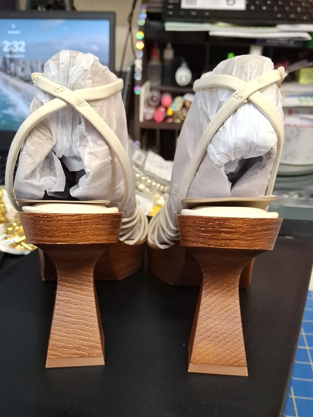 INC International Concepts Cream Strappy Platform Sandals 9.5M New in Box